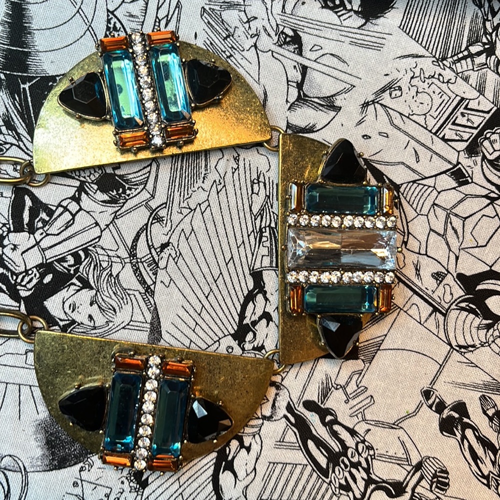 Statement necklace
